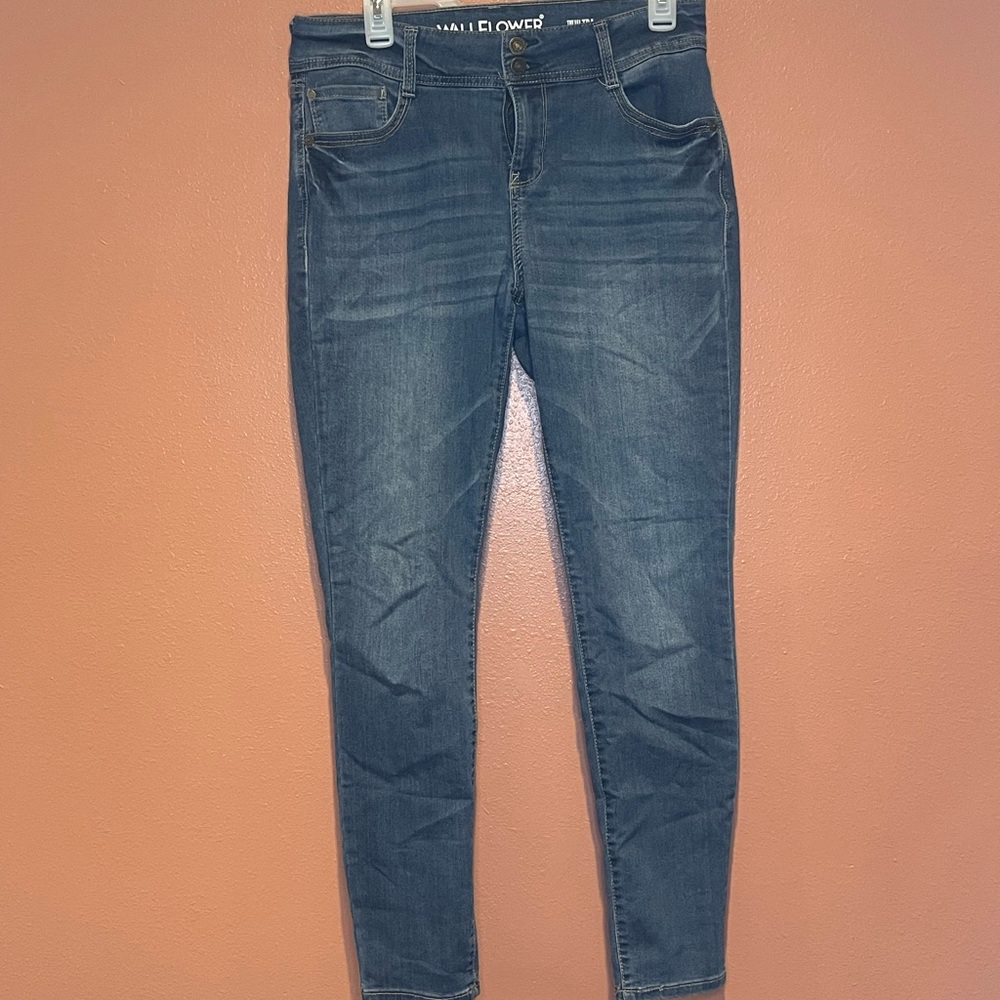 Wallflower Women's Blue Jeans